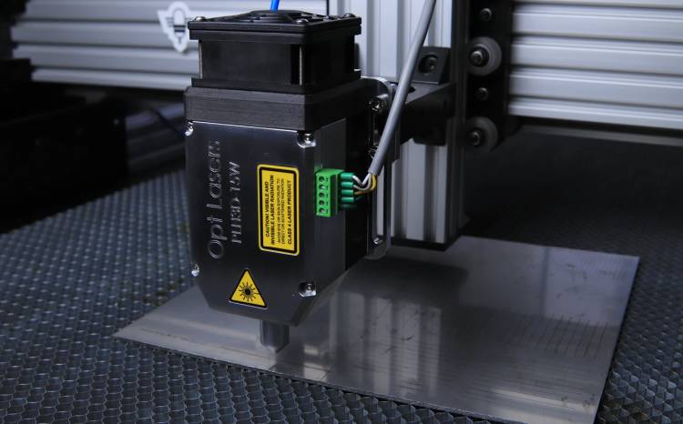 Jak działają wycinarki laserowe?